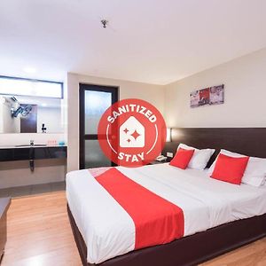 Oyo 89421 Pp Island Hotel